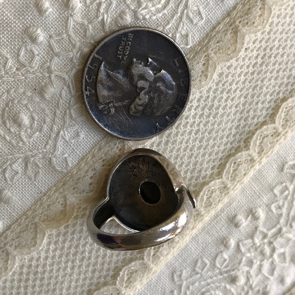 Vintage Sterling Silver & Onyx Ring - Picture 5 of 6